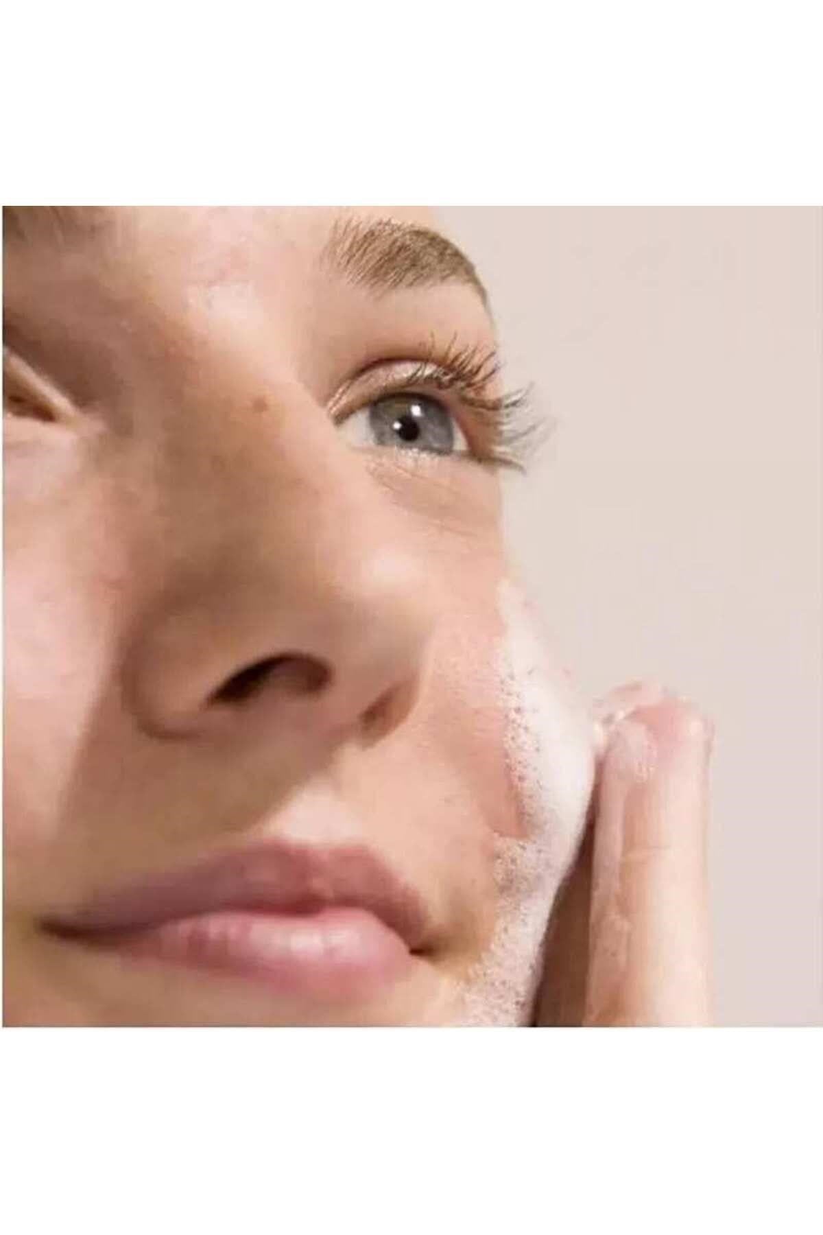 Avene Cleanance Yüz ve Vücut Temizleme Jeli 400 ml